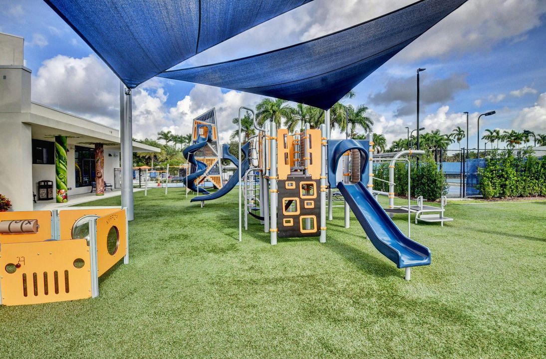 Active With Contract: $125,000 (2 beds, 2 baths, 1548 Square Feet)