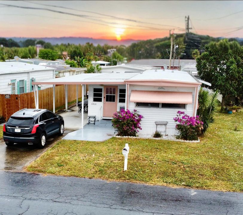 Active With Contract: $110,000 (2 beds, 1 baths, 1426 Square Feet)