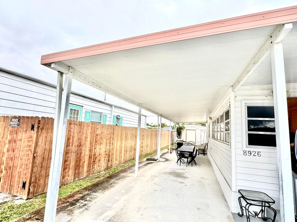 Active With Contract: $110,000 (2 beds, 1 baths, 1426 Square Feet)