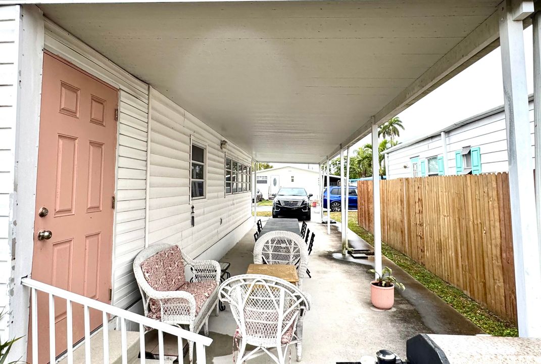 Active With Contract: $110,000 (2 beds, 1 baths, 1426 Square Feet)