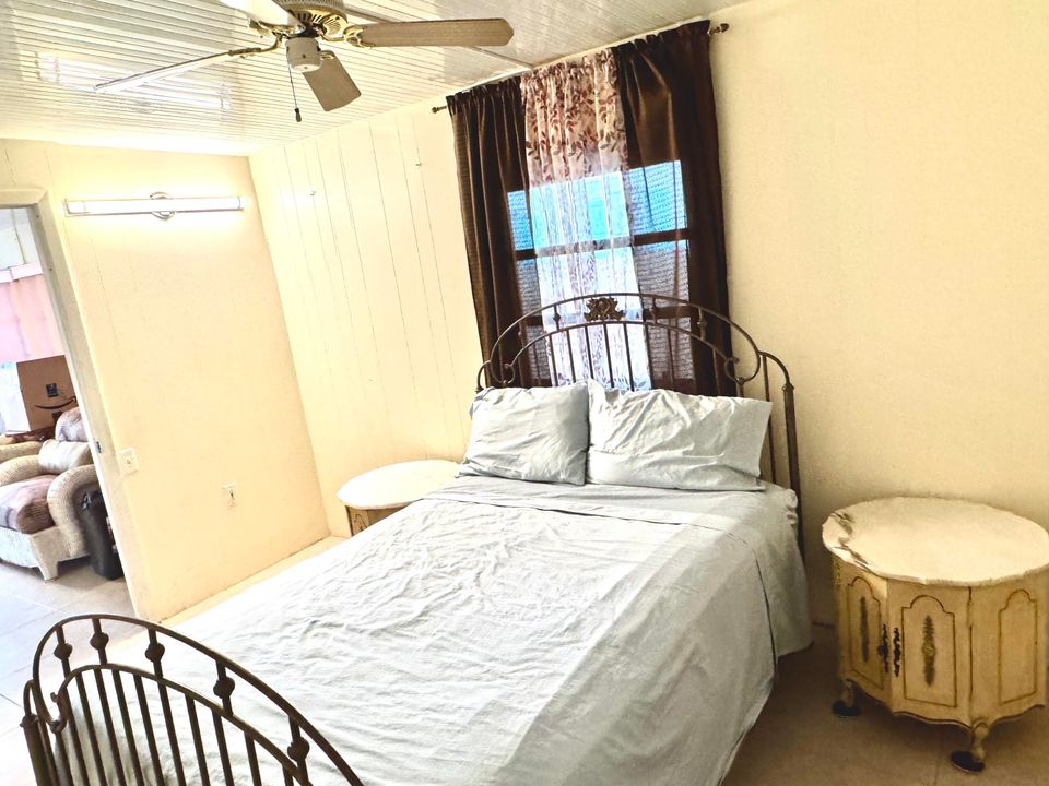 Active With Contract: $110,000 (2 beds, 1 baths, 1426 Square Feet)