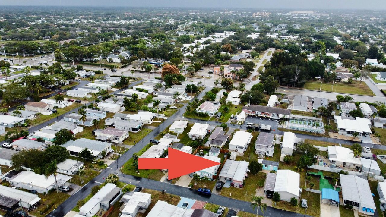 Active With Contract: $110,000 (2 beds, 1 baths, 1426 Square Feet)