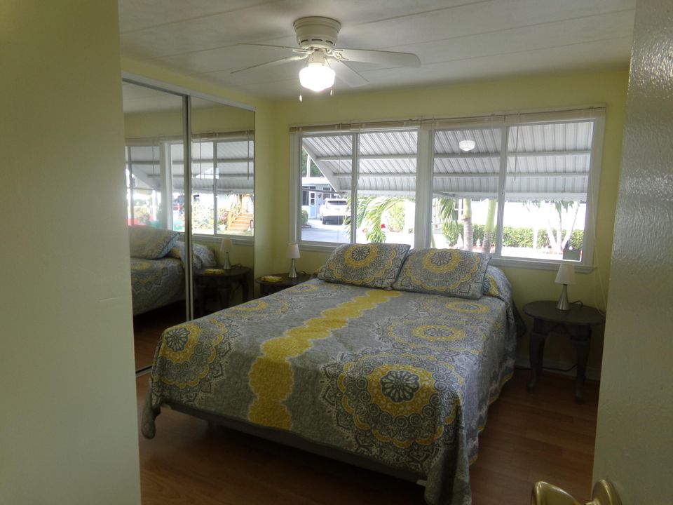 Active With Contract: $129,000 (2 beds, 2 baths, 980 Square Feet)