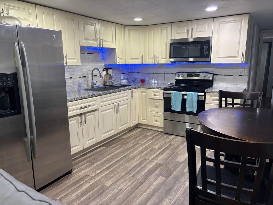 待售: $82,000 (3 贝兹, 3 浴室, 1200 平方英尺)