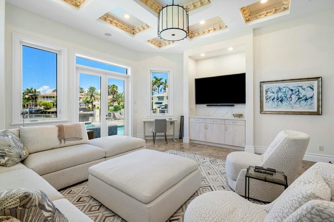 Active With Contract: $9,750,000 (5 beds, 6 baths, 7619 Square Feet)