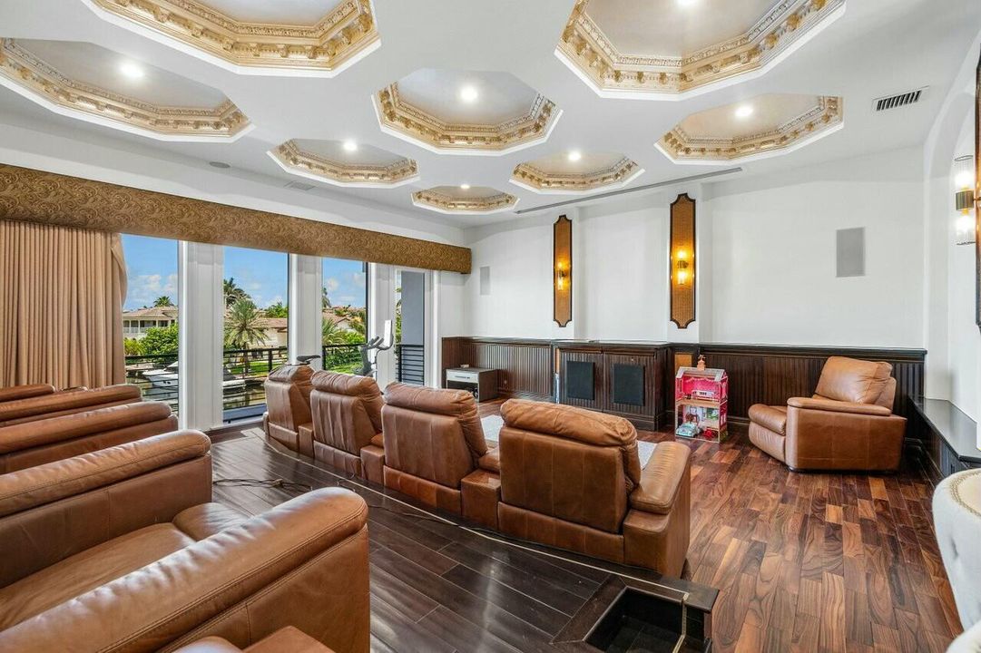 Active With Contract: $9,750,000 (5 beds, 6 baths, 7619 Square Feet)