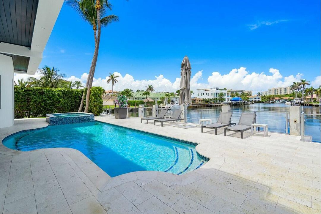 Active With Contract: $9,750,000 (5 beds, 6 baths, 7619 Square Feet)