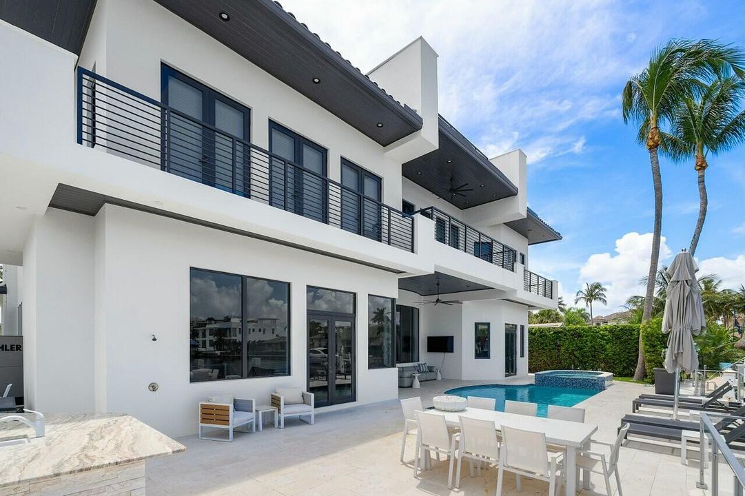 Active With Contract: $9,750,000 (5 beds, 6 baths, 7619 Square Feet)