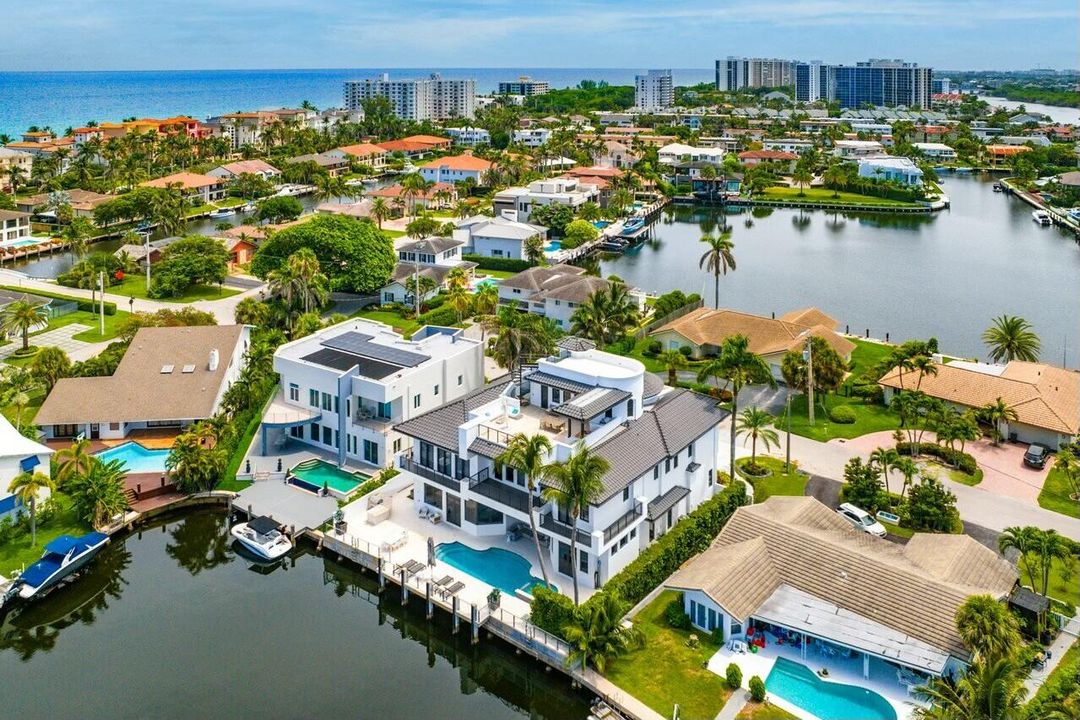 Active With Contract: $9,750,000 (5 beds, 6 baths, 7619 Square Feet)