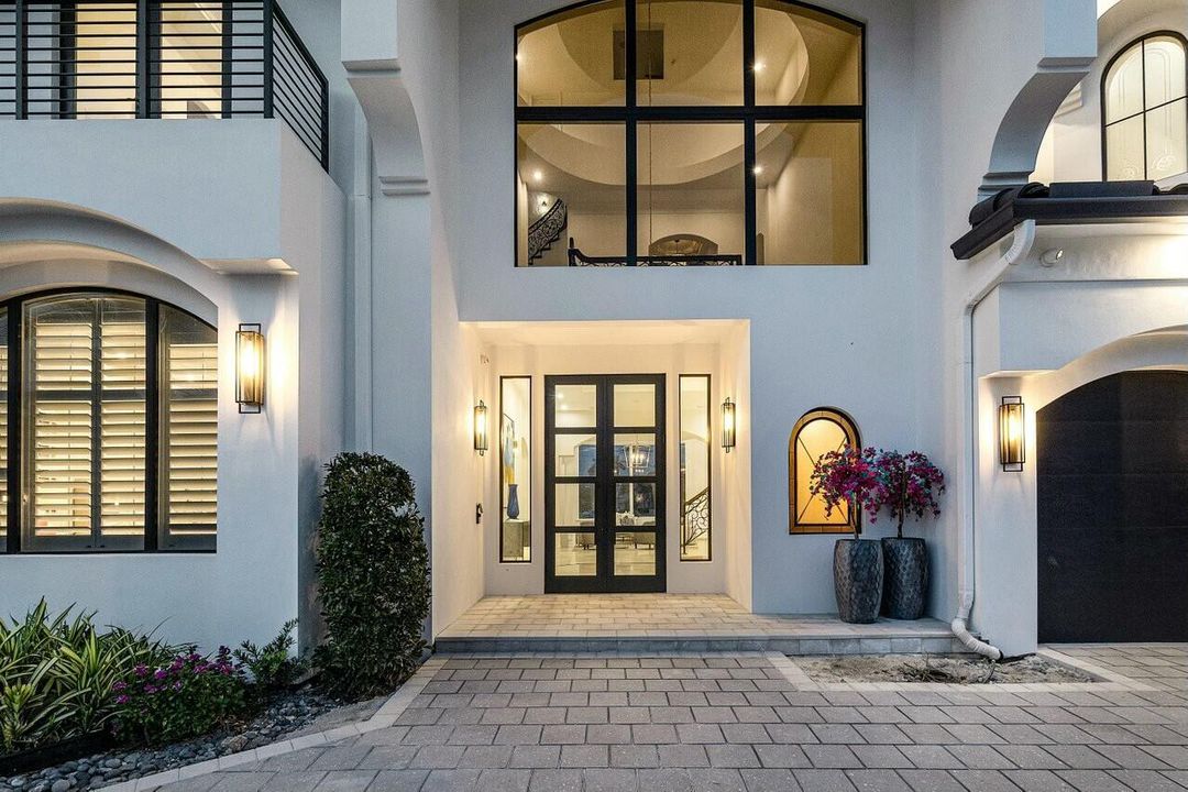 Active With Contract: $9,750,000 (5 beds, 6 baths, 7619 Square Feet)