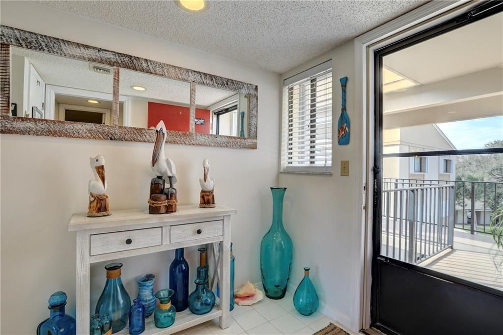 На продажу: $169,900 (2 спален, 2 ванн, 1199 Квадратных фут)