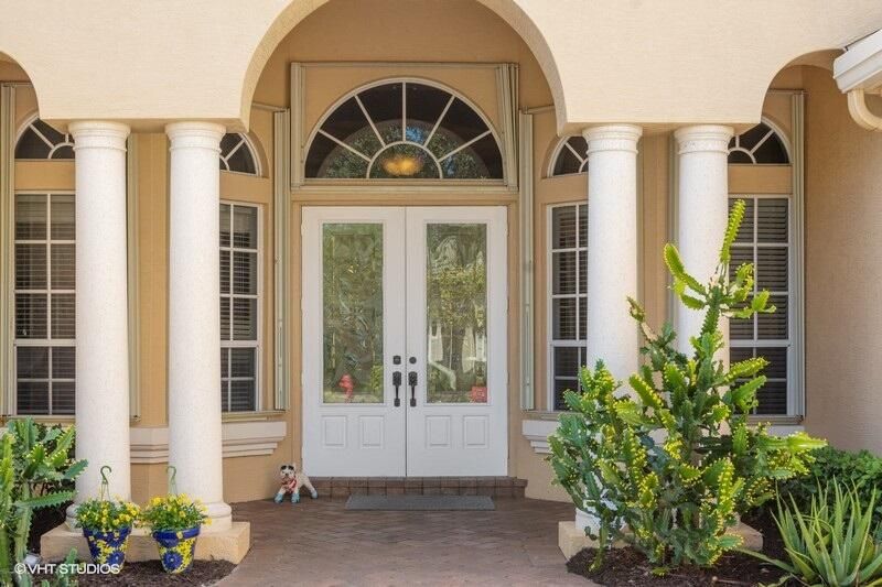 En Venta: $949,000 (4 camas, 4 baños, 3676 Pies cuadrados)