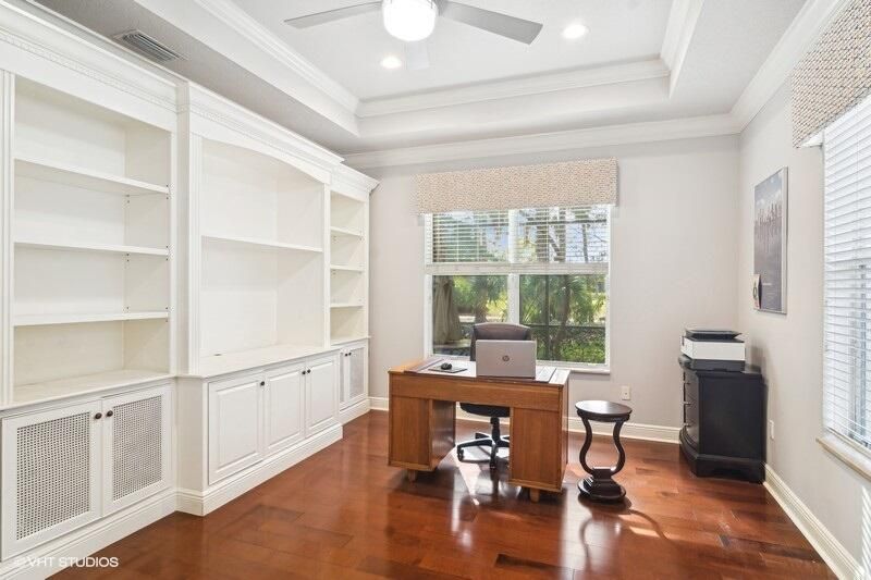 En Venta: $949,000 (4 camas, 4 baños, 3676 Pies cuadrados)