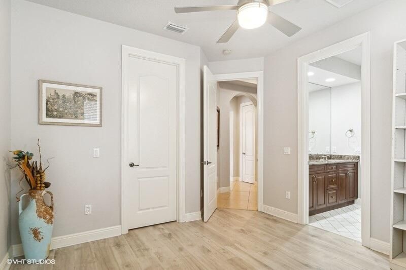 En Venta: $949,000 (4 camas, 4 baños, 3676 Pies cuadrados)