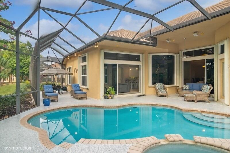 En Venta: $949,000 (4 camas, 4 baños, 3676 Pies cuadrados)