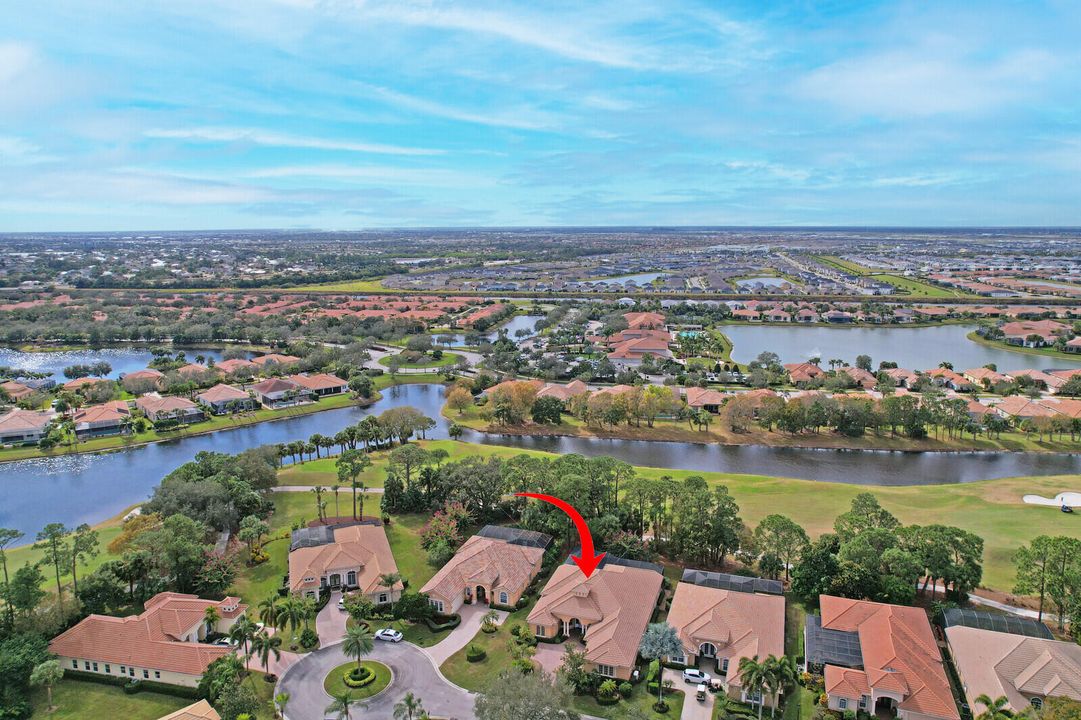 En Venta: $949,000 (4 camas, 4 baños, 3676 Pies cuadrados)