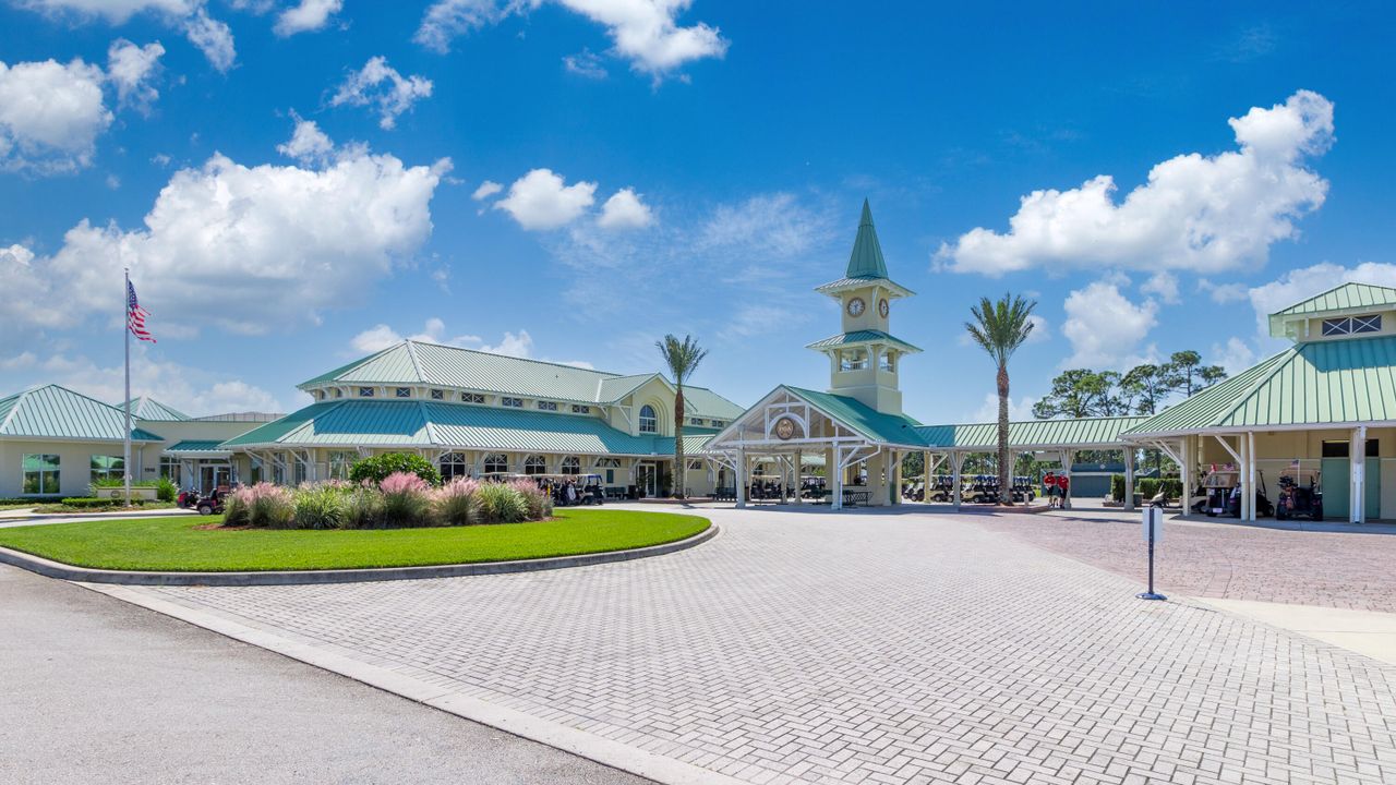 En Venta: $949,000 (4 camas, 4 baños, 3676 Pies cuadrados)