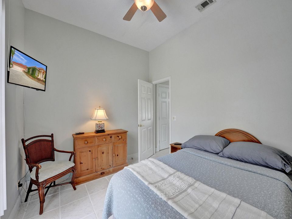 For Sale: $2,350,000 (5 beds, 4 baths, 3320 Square Feet)