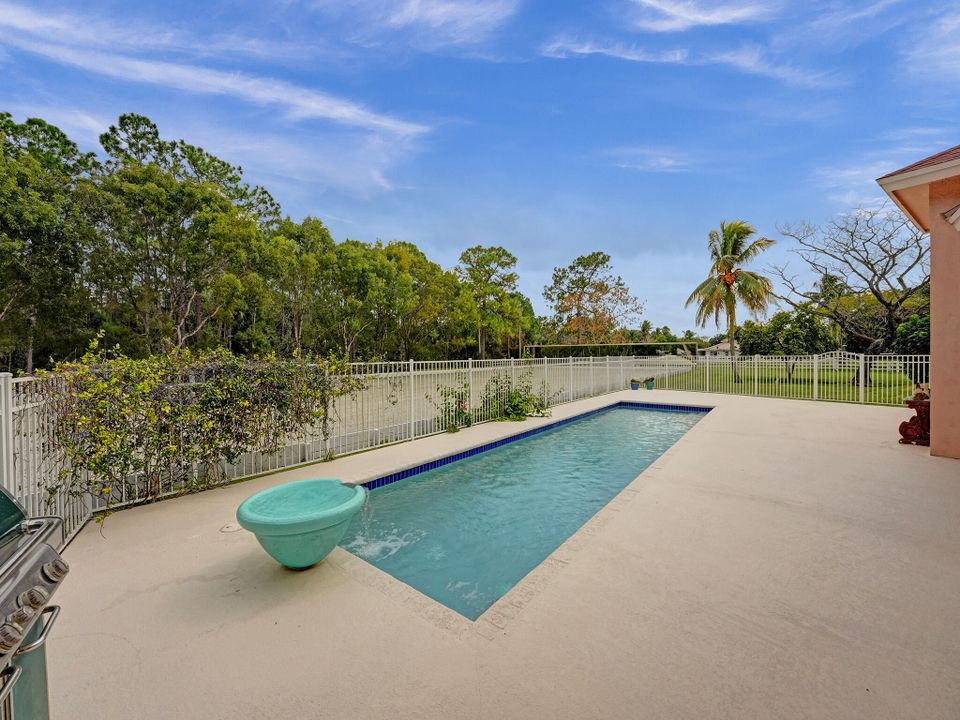 For Sale: $2,350,000 (5 beds, 4 baths, 3320 Square Feet)