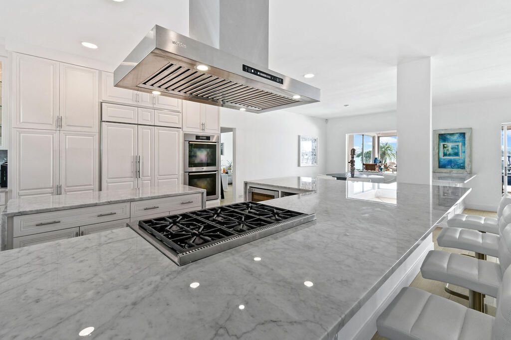 For Rent: $50,000 (5 beds, 5 baths, 4501 Square Feet)