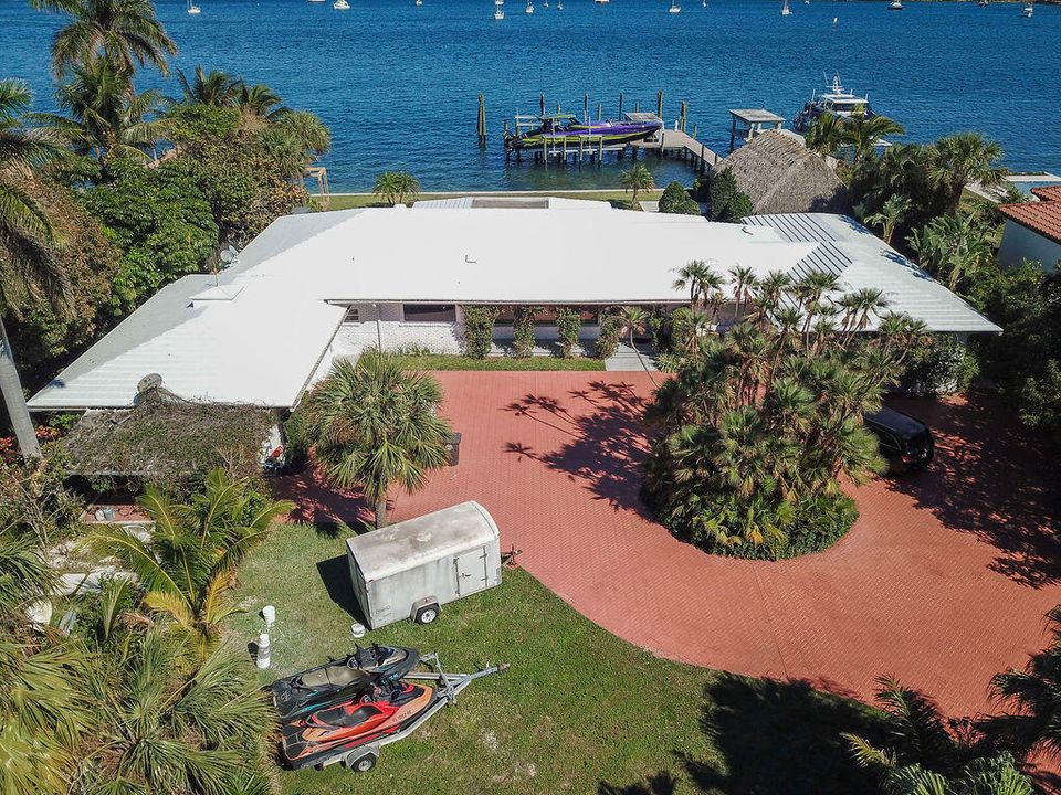 For Rent: $50,000 (5 beds, 5 baths, 4501 Square Feet)