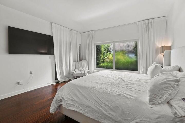 For Rent: $50,000 (5 beds, 5 baths, 4501 Square Feet)