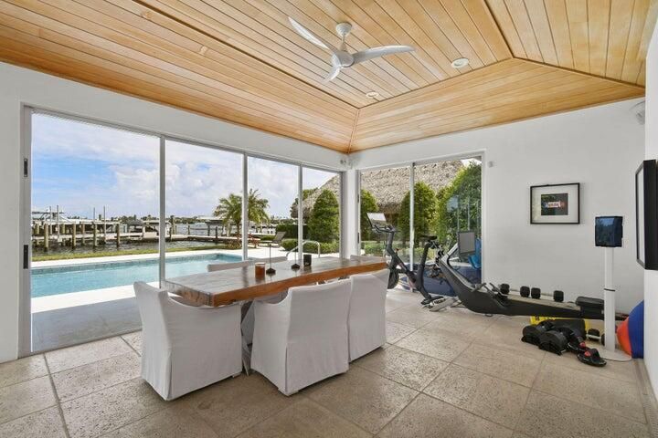 For Rent: $50,000 (5 beds, 5 baths, 4501 Square Feet)