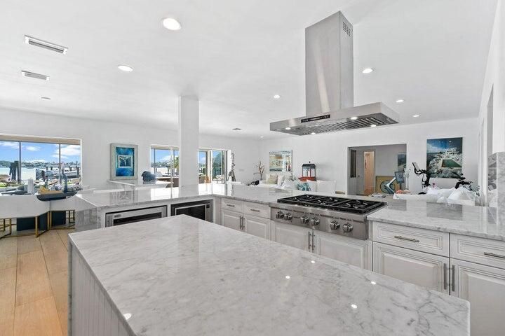 For Rent: $55,000 (5 beds, 5 baths, 4501 Square Feet)