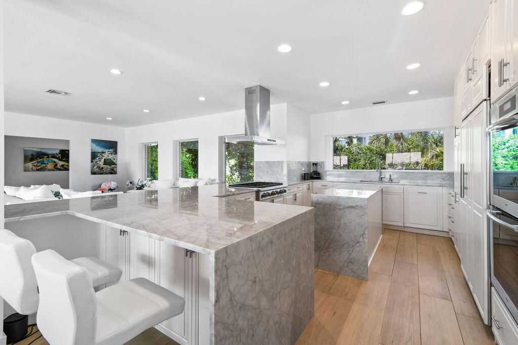 For Rent: $55,000 (5 beds, 5 baths, 4501 Square Feet)