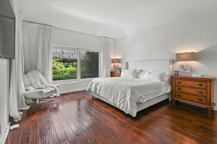 For Rent: $55,000 (5 beds, 5 baths, 4501 Square Feet)