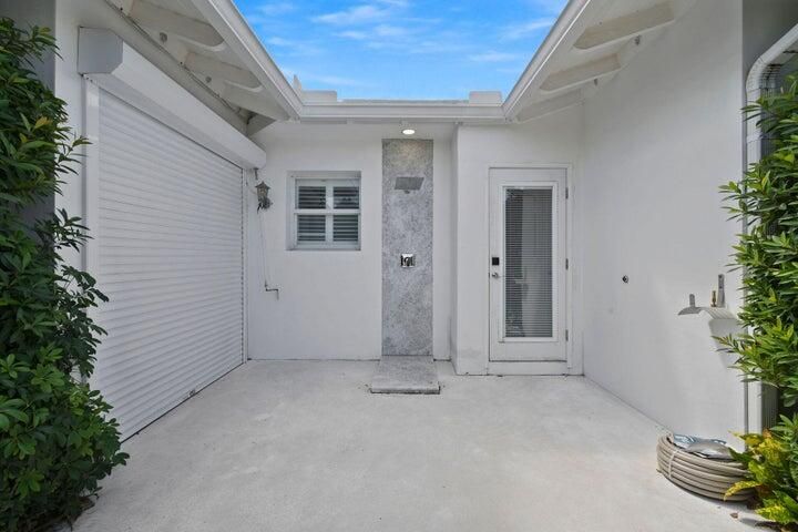 For Rent: $55,000 (5 beds, 5 baths, 4501 Square Feet)