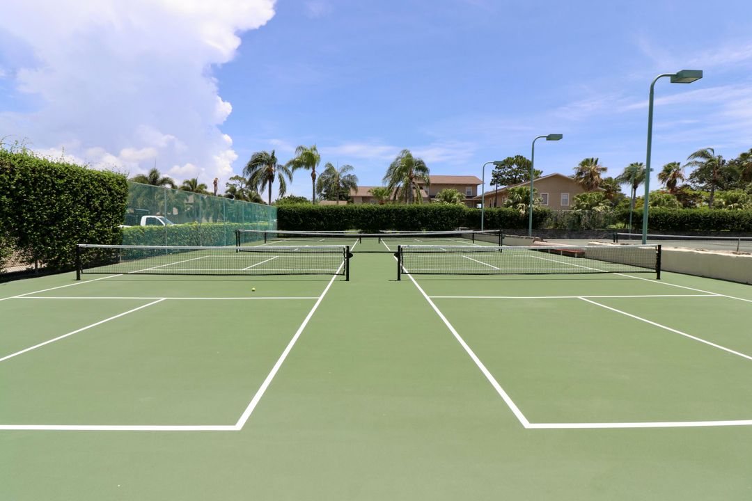 Под контрактом: $3,500 (2 спален, 2 ванн, 1230 Квадратных фут)