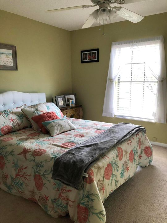 Под контрактом: $3,500 (2 спален, 2 ванн, 1230 Квадратных фут)