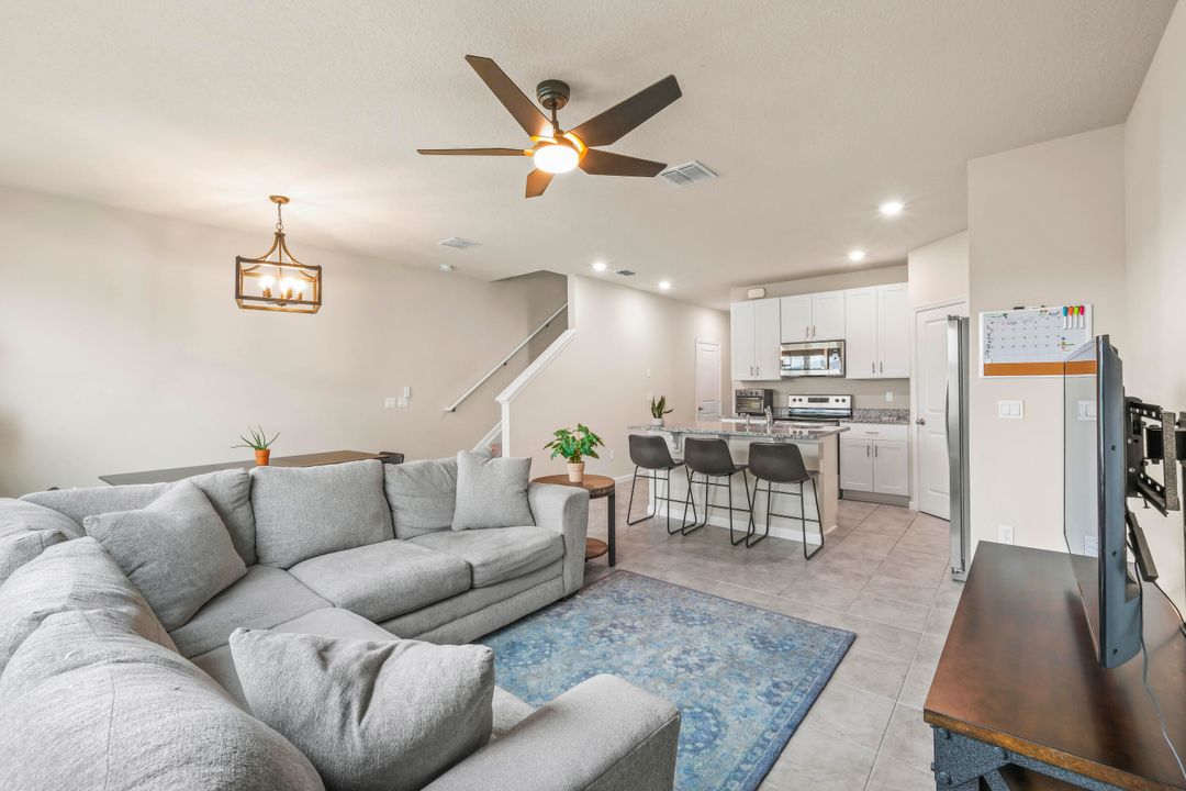 For Sale: $381,999 (3 beds, 2 baths, 1454 Square Feet)