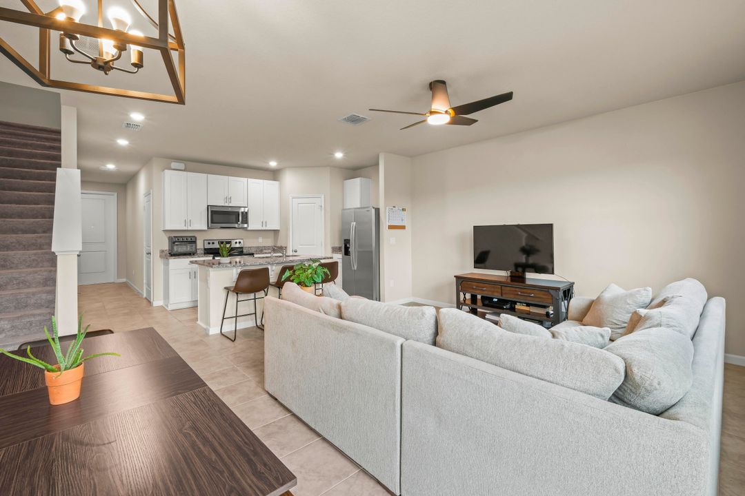 For Sale: $381,999 (3 beds, 2 baths, 1454 Square Feet)