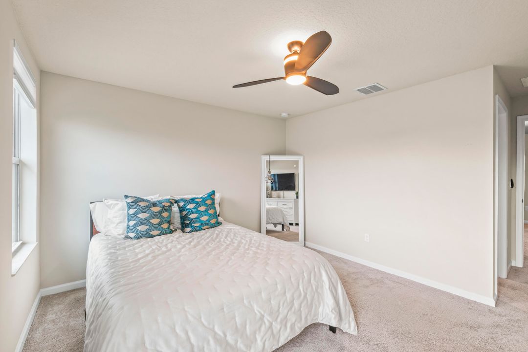 For Sale: $381,999 (3 beds, 2 baths, 1454 Square Feet)