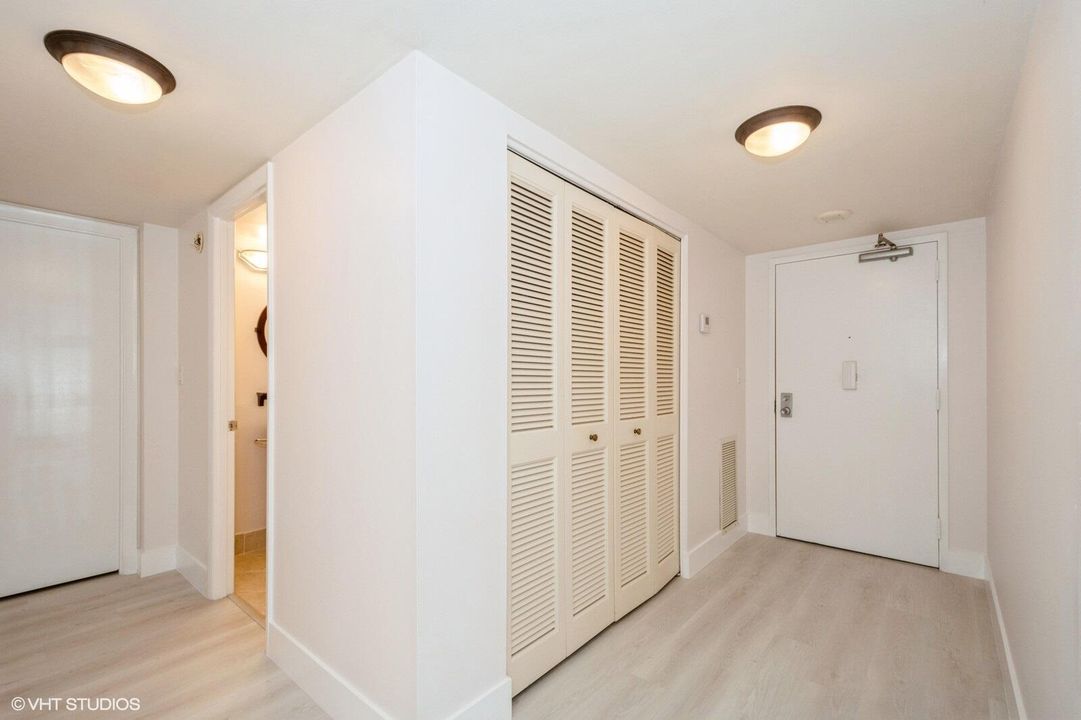 На продажу: $174,000 (2 спален, 2 ванн, 1350 Квадратных фут)