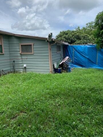 待售: $129,900 (2 贝兹, 1 浴室, 768 平方英尺)