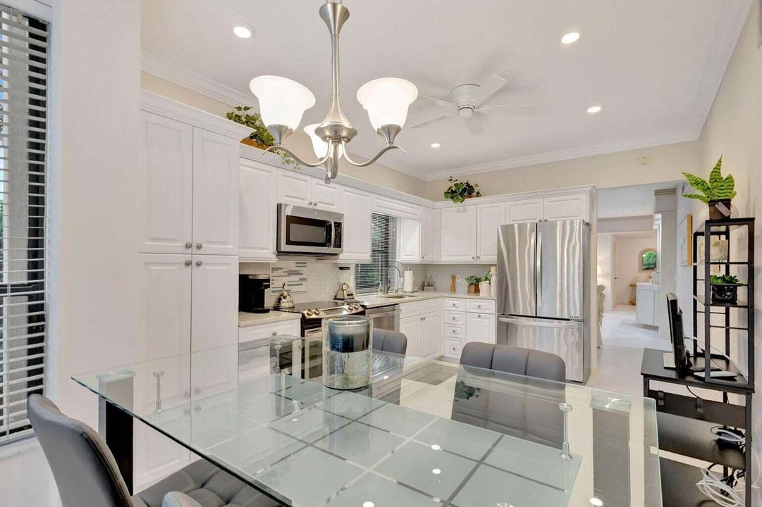 合同活跃: $5,500 (2 贝兹, 2 浴室, 1478 平方英尺)