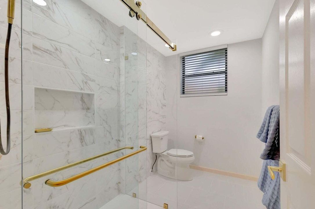 合同活跃: $5,500 (2 贝兹, 2 浴室, 1478 平方英尺)