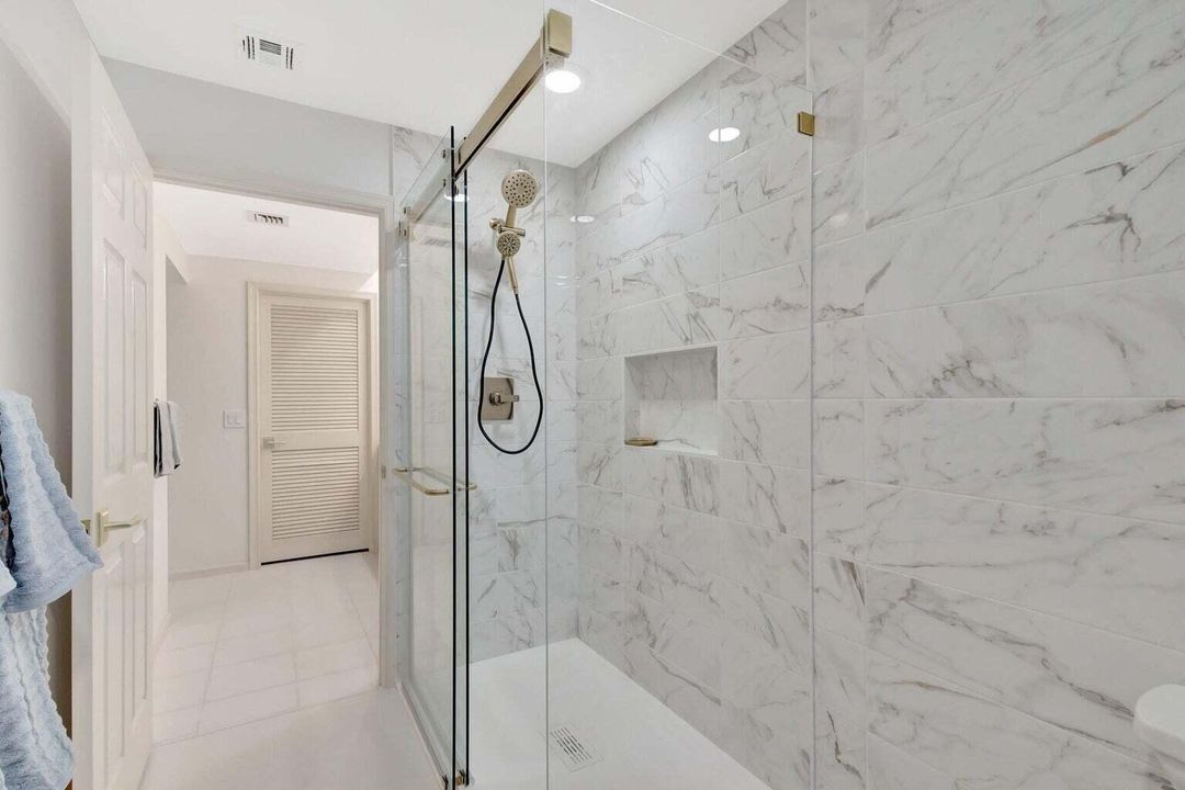 合同活跃: $5,500 (2 贝兹, 2 浴室, 1478 平方英尺)