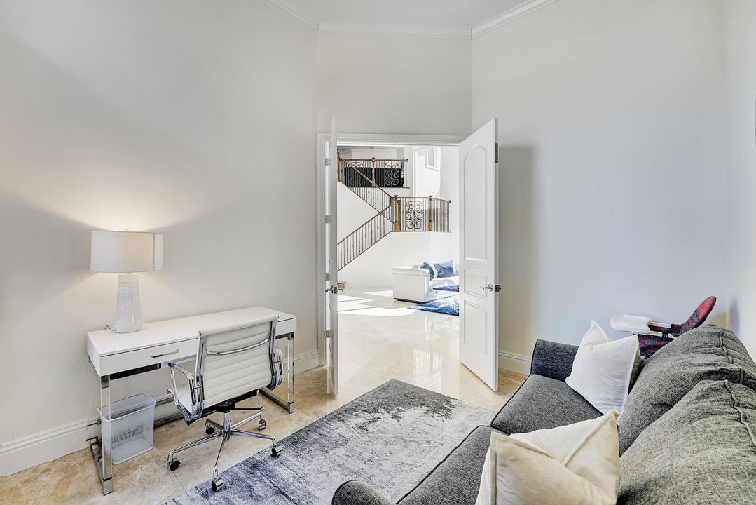 For Rent: $19,500 (5 beds, 4 baths, 4425 Square Feet)