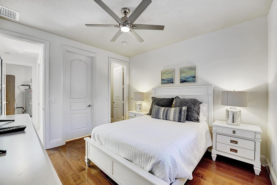 For Rent: $19,500 (5 beds, 4 baths, 4425 Square Feet)