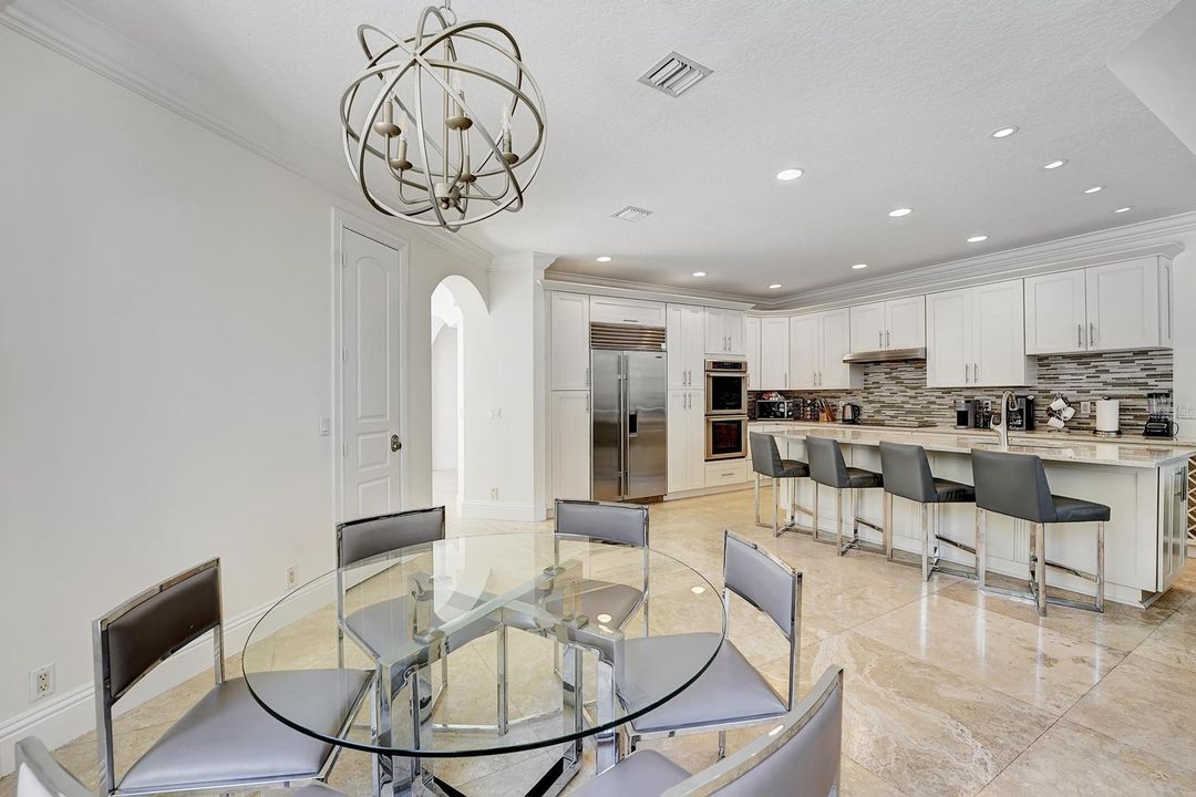 For Rent: $19,500 (5 beds, 4 baths, 4425 Square Feet)