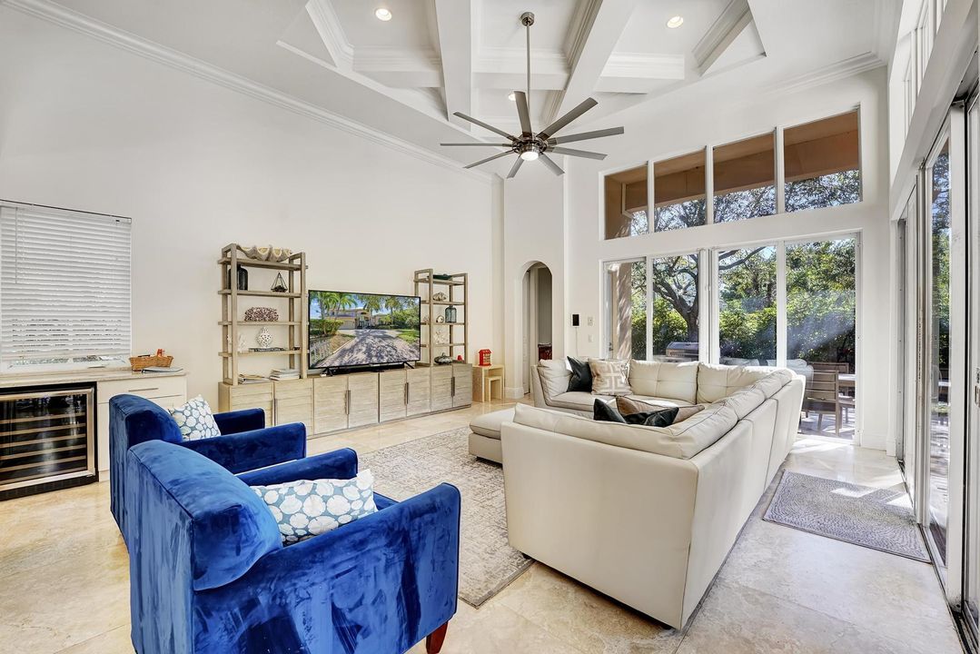 For Rent: $19,500 (5 beds, 4 baths, 4425 Square Feet)