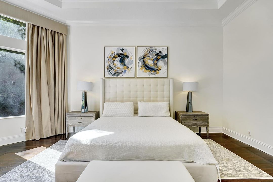 For Rent: $19,500 (5 beds, 4 baths, 4425 Square Feet)