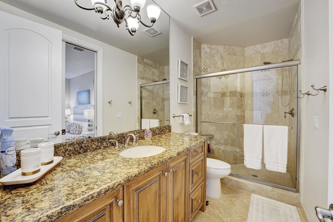 For Rent: $19,500 (5 beds, 4 baths, 4425 Square Feet)