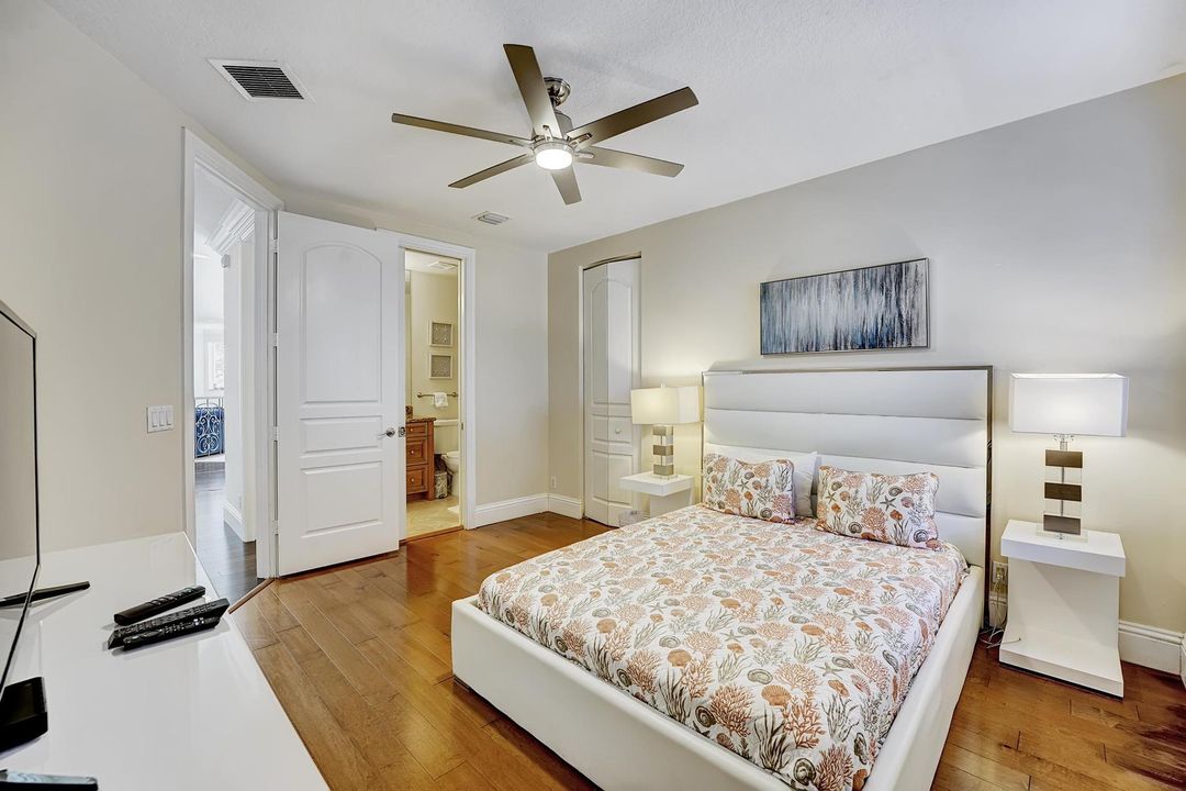 For Rent: $19,500 (5 beds, 4 baths, 4425 Square Feet)