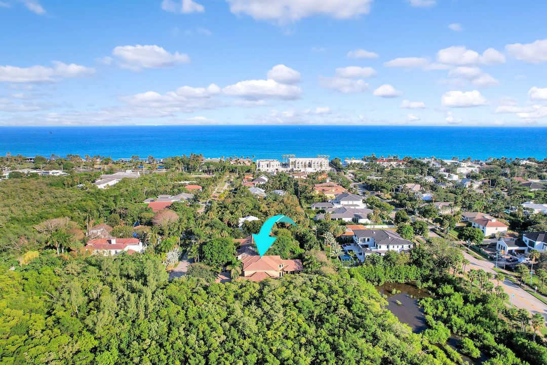 For Rent: $19,500 (5 beds, 4 baths, 4425 Square Feet)