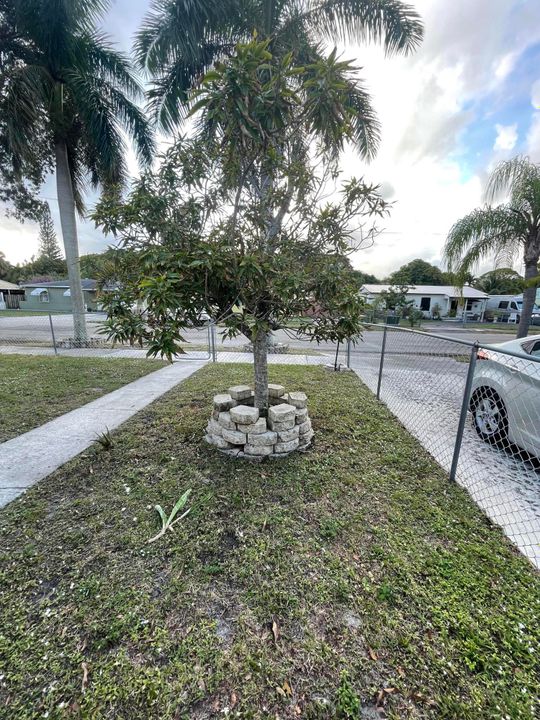 合同活跃: $440,000 (3 贝兹, 1 浴室, 1134 平方英尺)